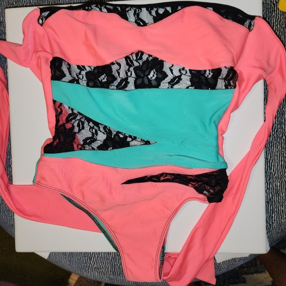 Neon and lace swimsuit - Picture 5 of 6